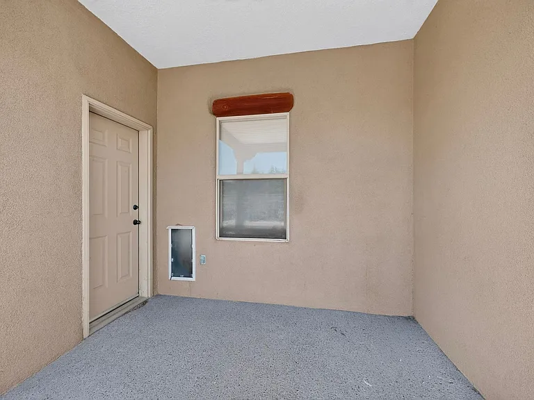 10900 San Francisco Rd NE — Photo 35