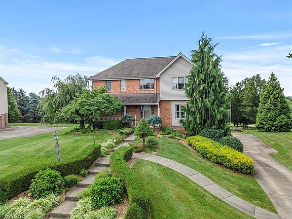 2nd image of 1368 Royal Oak Dr