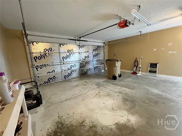 119 Mustang Dr — Photo 46