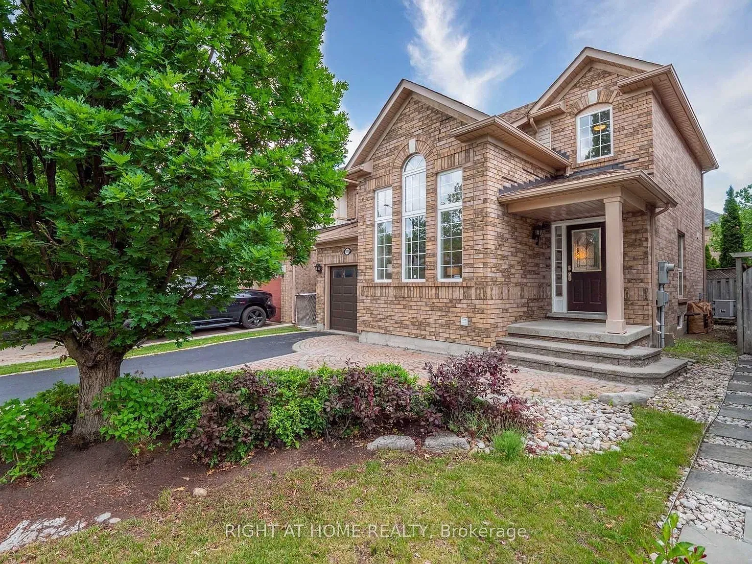 3 bed, $4,000 — Photo 2