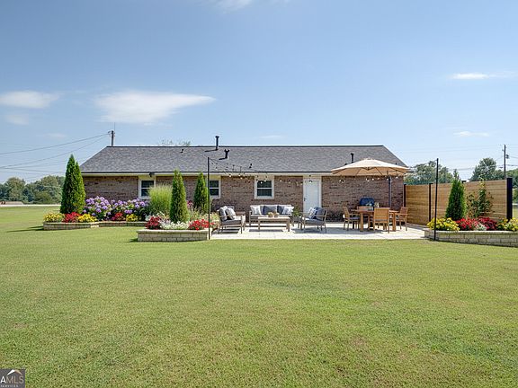 3rd image of 845 Smyrna Rd SW