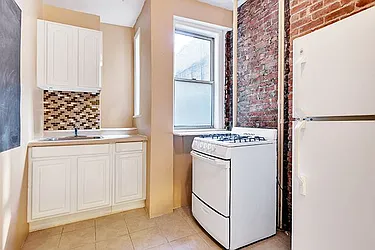 Rented by Cooper & Cooper Real Estate