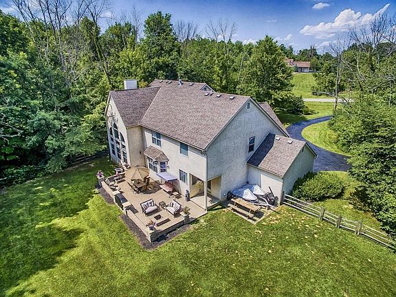 3rd image of 140 Highland Hollow Dr SW