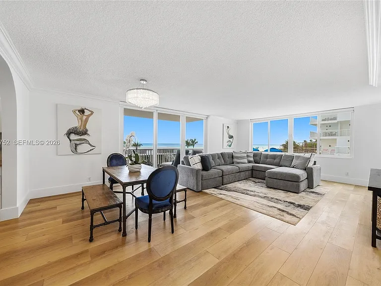 5401 Collins Ave #102 — Photo 3
