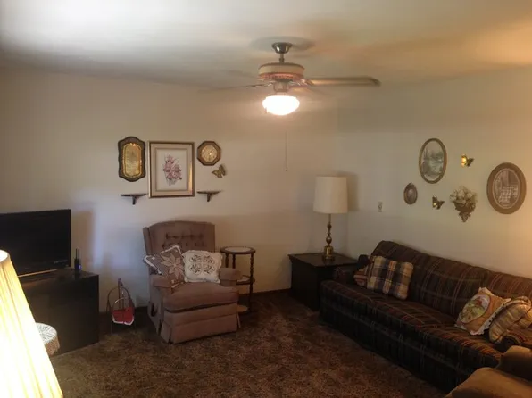 445 N 2nd Ave, Coal City, IL 60416