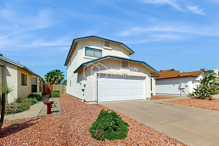 4 bed, 2.0 bath, 1639 sqft, $2,149 — Photo 4