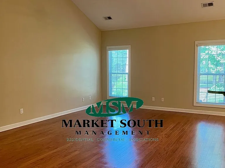 216 Claremont Way — Photo 14