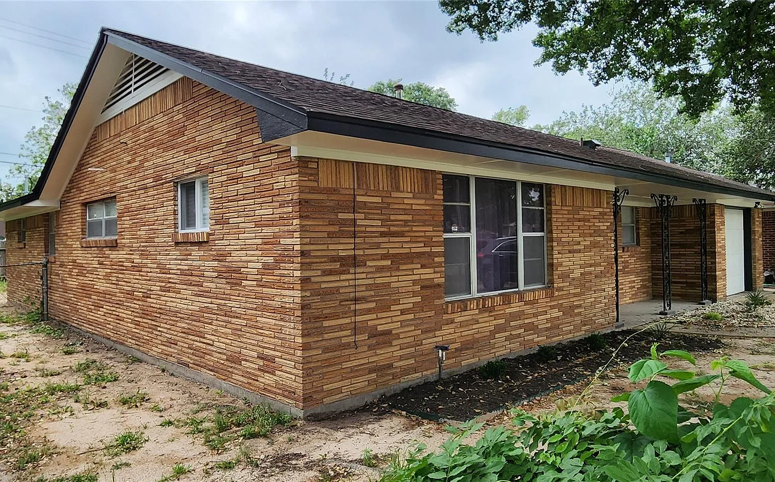 2 bed, 1.0 bath, 1036 sqft, $1,950 — Photo 3