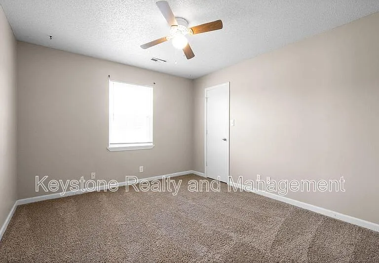 1375 Thompsonville Ln #49 — Photo 9