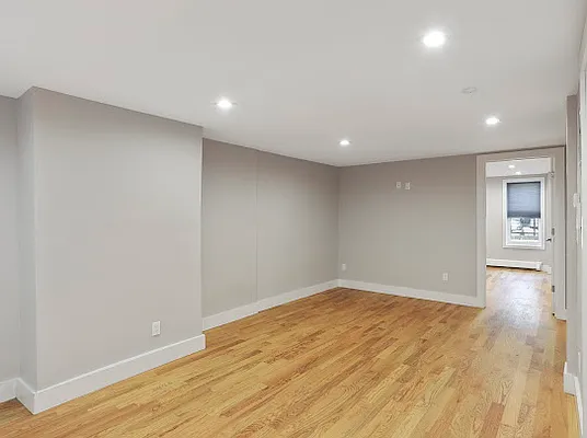 Rented by Jaytee America LLC | media 7