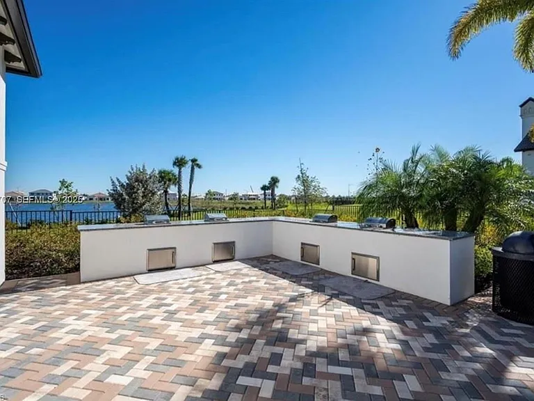 5089 Penella Ave — Photo 40
