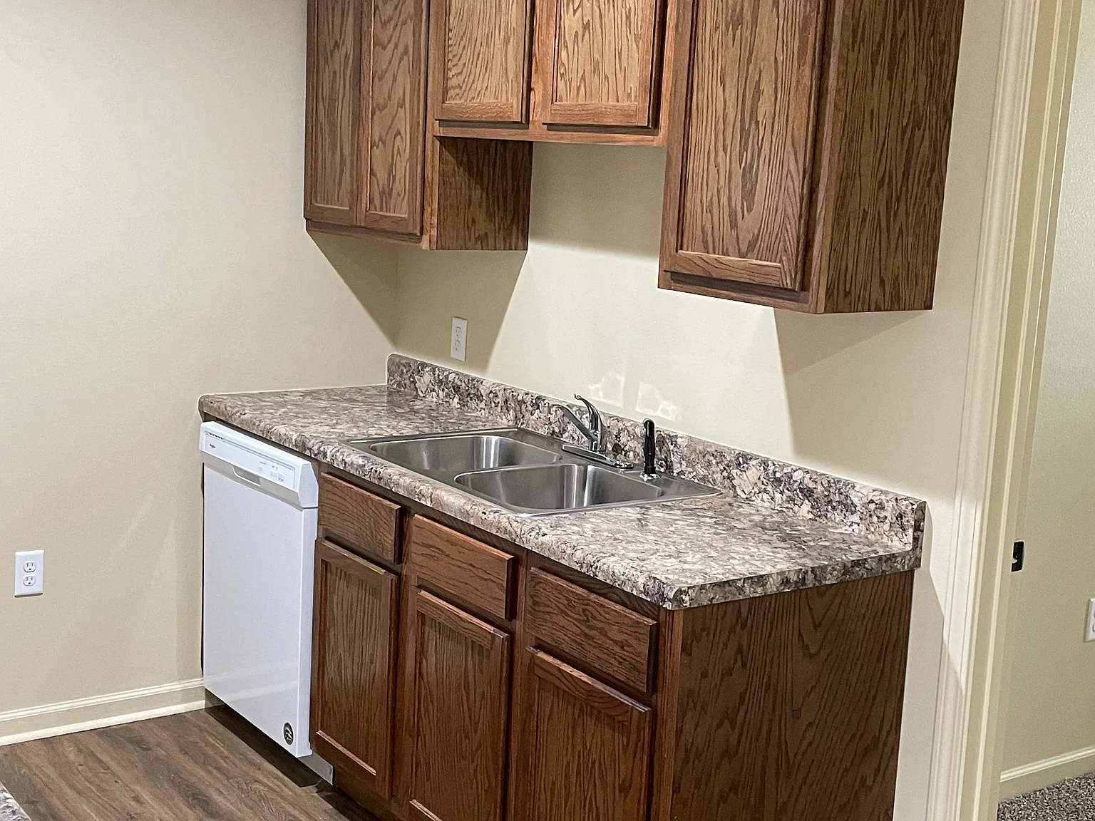 1 bed, 900 sqft, $750 — Photo 3