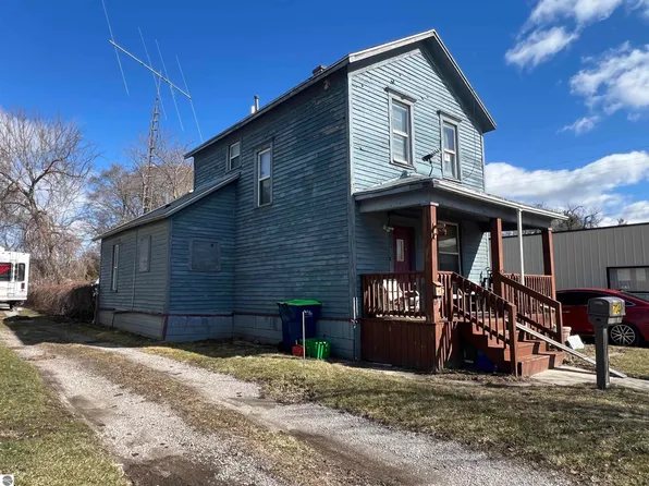 704 Salzburg Ave, Bay City, MI 48706