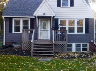 1135 65th St, Windsor Heights, IA 50324