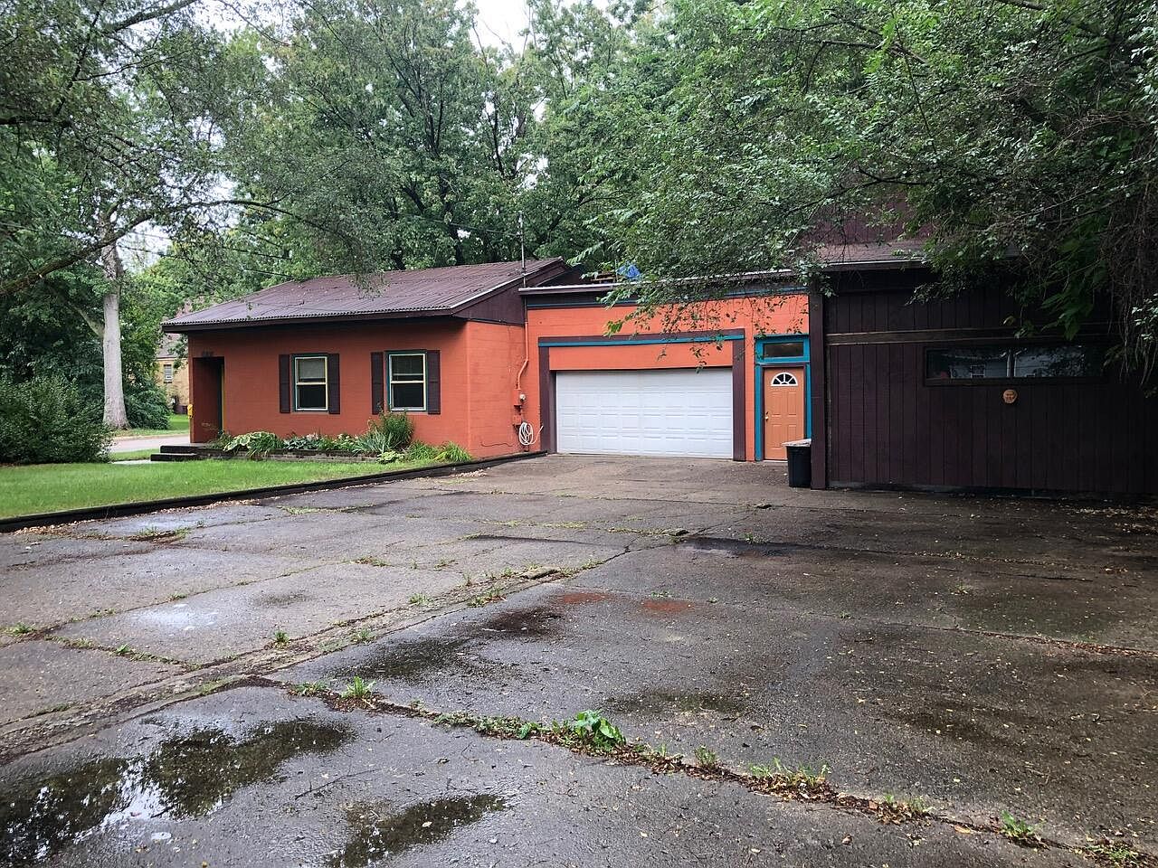 1814 N Burdick St Kalamazoo Mi 49007 Mls 23132754 Zillow