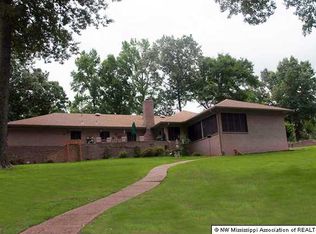 8505 Grandview Lake Dr, Walls, MS 38680