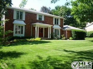 776 Great Oaks Dr, Bloomfield Hills, MI 48304