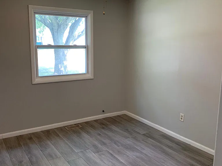 7902 Wilson St — Photo 15