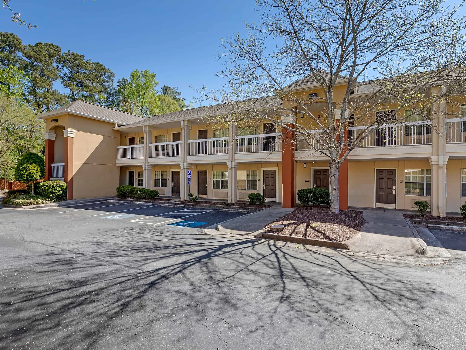 Atlanta - Perimeter - Hammond Drive — Photo 2