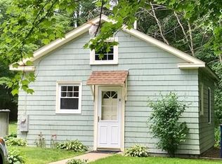 8 Center St, Medway, MA 02053