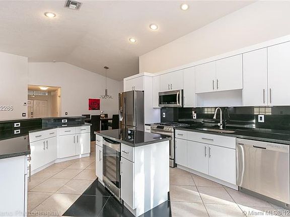 3rd image of 55 Gables Blvd