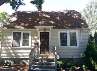 806 Gould St, Woodstock, IL 60098