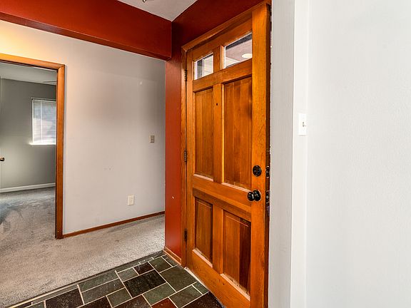 5th image of 8 Buena Vista Dr