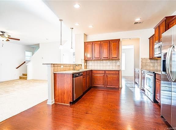 3rd image of 5814 Langwell Ln