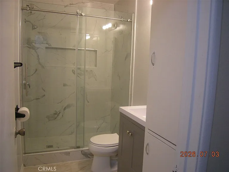 1260 Superior Ave #C — Photo 8