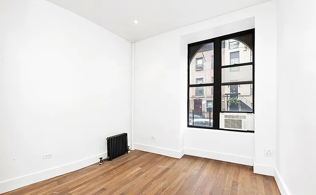 Rented by Vertical Real Estate LLC | media 12