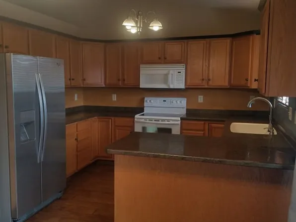 1023 E Oakland St, Rapid City, SD 57701