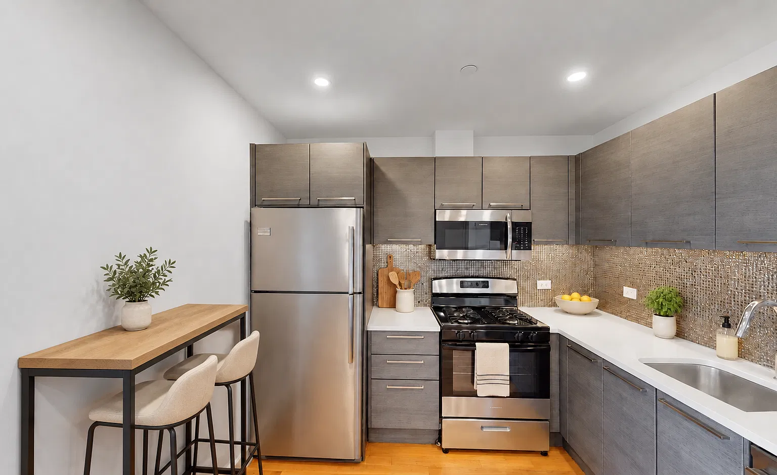 11-15 Broadway — Photo 1