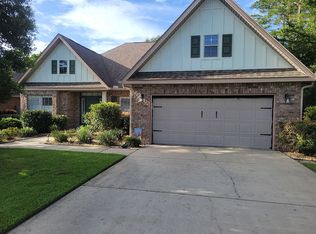 482 Mango Ln, Freeport, FL 32439