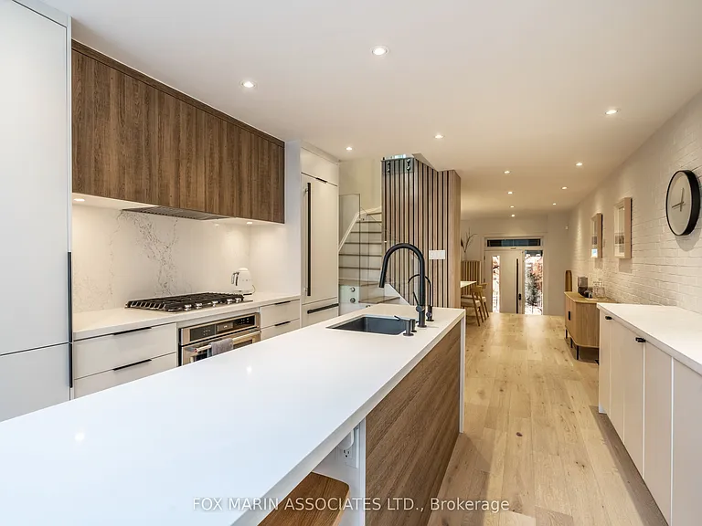 61 McGill St — Photo 12