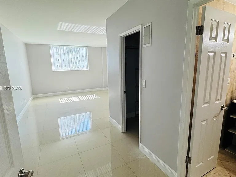 19390 Collins Ave #624 — Photo 16