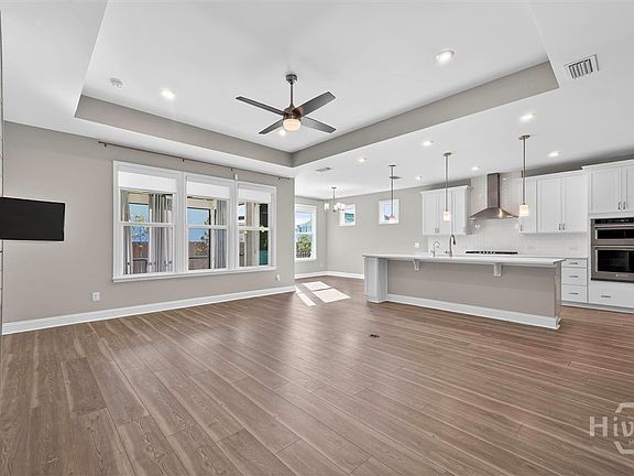 3rd image of 742 Longleaf Dr