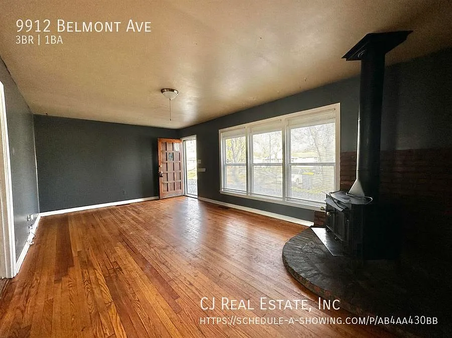 3 bed, $1,350 — Photo 3