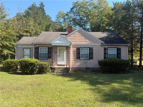 116 N Wright St, Raeford, NC 28376