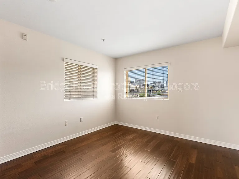 801 W Hawthorn St W #304 — Photo 20
