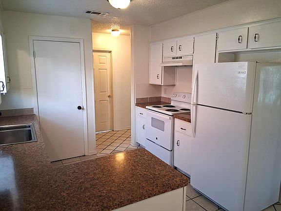 Kitchen (1)