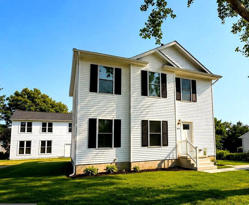 1st image of 204 Strand Ave