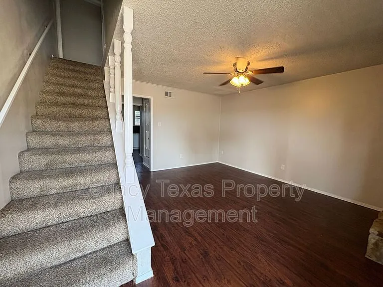 1401 Courtney Pl #C — Photo 22