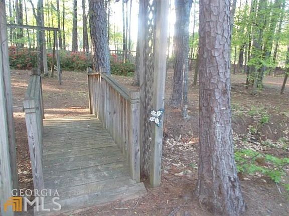 5th image of 105 Loneoak Dr