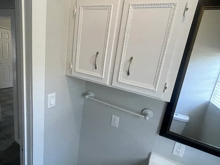 1542 W Craig Pl — Photo 9