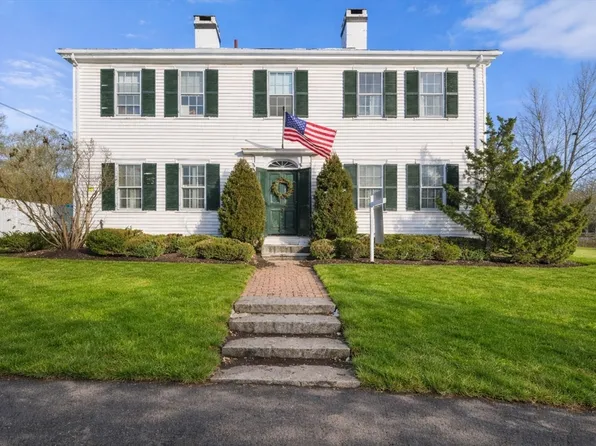 45 School St, Manchester, MA 01944