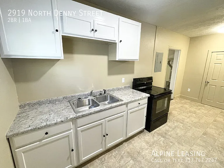 2919 N Denny St — Photo 4