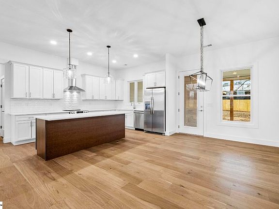 3rd image of 625 Sullens Rd