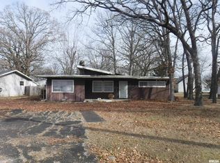 1300 N Rotan St, Salem, IL 62881
