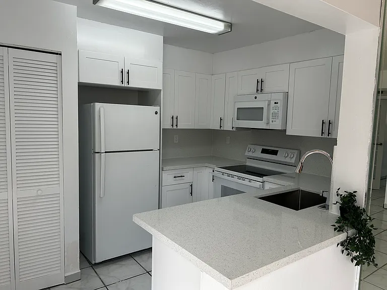 301 W Park Dr #101 — Photo 10