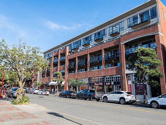 2nd image of 517 Fisgard St #302
